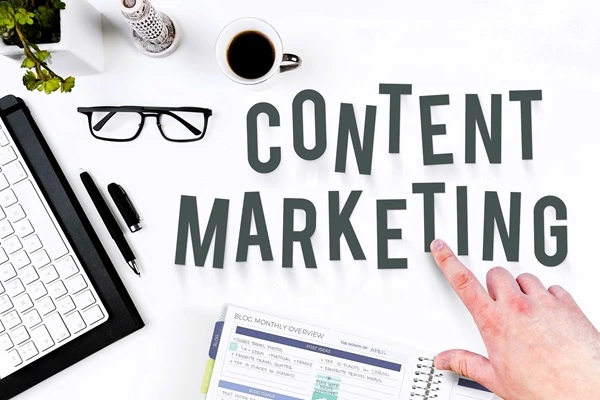 foto met de woorden content marketing